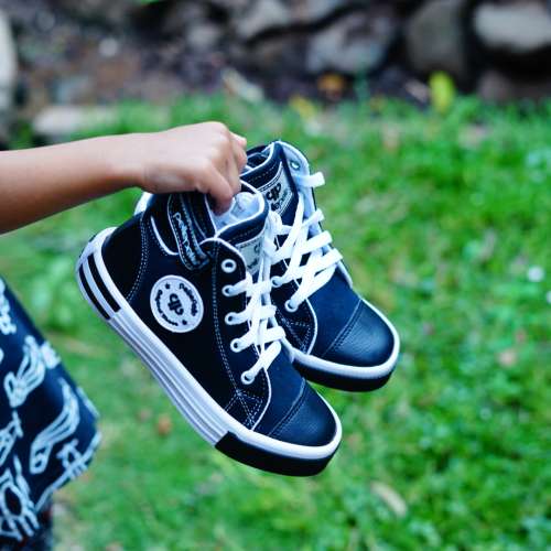 sepatu anak sekolah / jalan jalan juga ok sepatu anak laki laki / perempuan