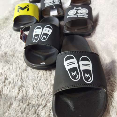 Sandal Unik Markkumi