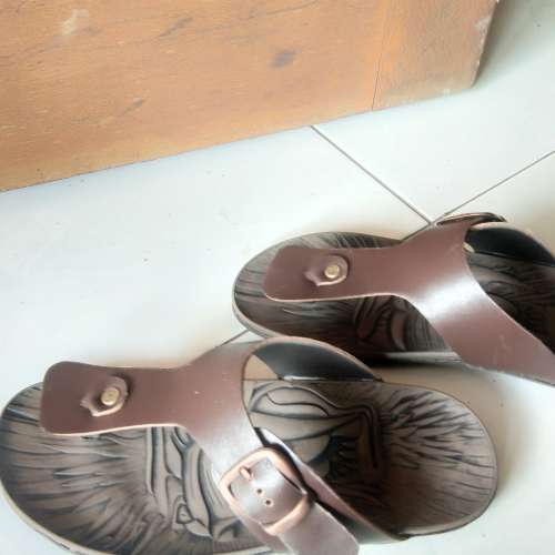 Sandal  kulit