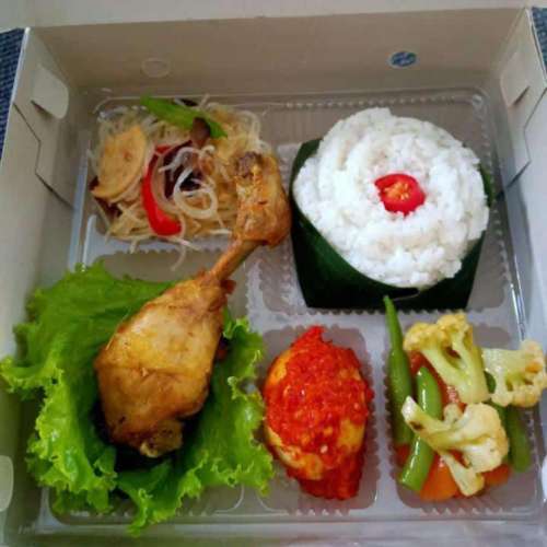 Nasi Kotak Ayam Goreng